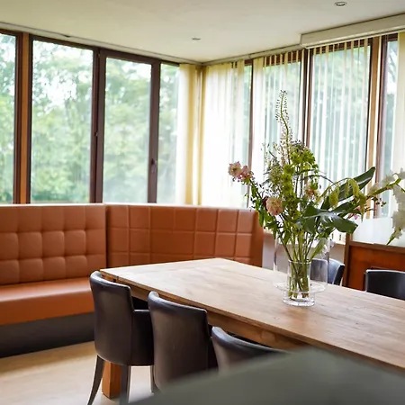 Oranje Hotel 3*